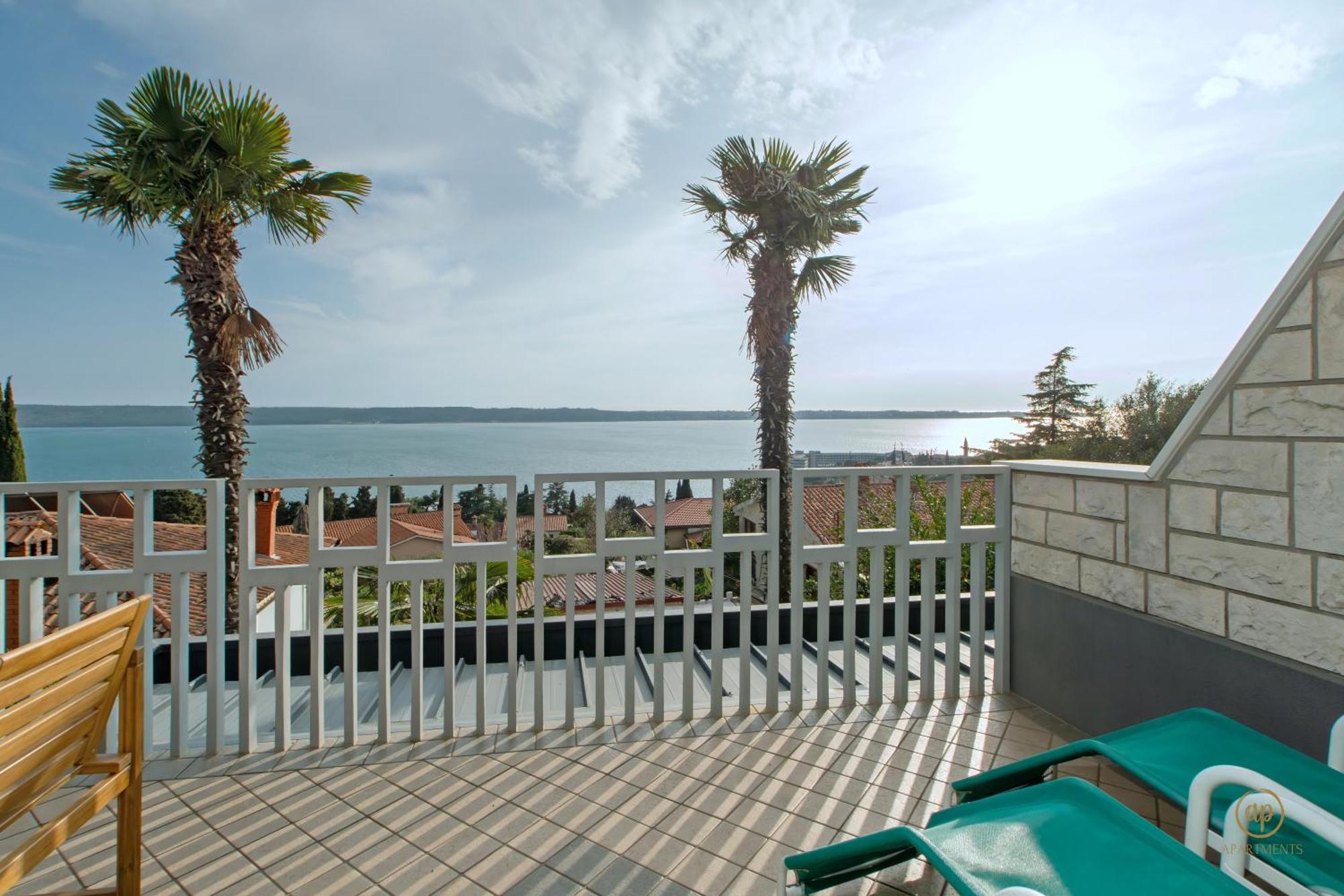 Aria Superior Apartment, Seaview & Wellness Порторож Екстериор снимка